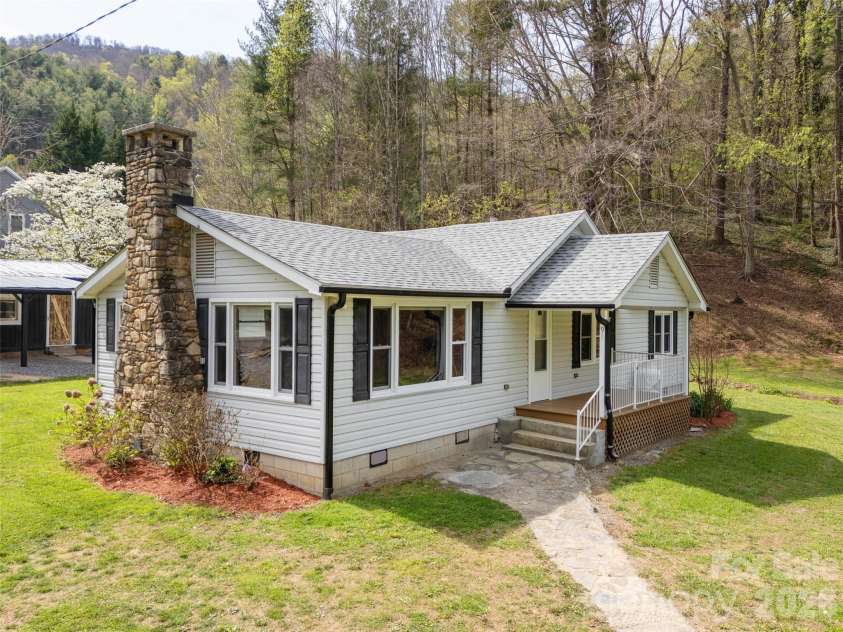 91 Rice Branch Road, Asheville, NC 28804.  MLS# CAR4366116, YatesRealty ID 11544. 