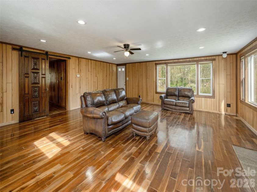 91 Rice Branch Road, Asheville, NC 28804.  MLS# CAR4366116, YatesRealty ID 11544. 