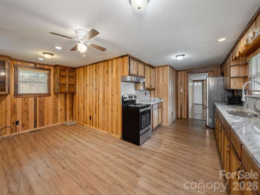 91 Rice Branch Road, Asheville, NC 28804.  MLS# CAR4366116, YatesRealty ID 11544. 