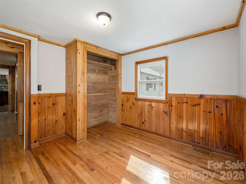 91 Rice Branch Road, Asheville, NC 28804.  MLS# CAR4366116, YatesRealty ID 11544. 