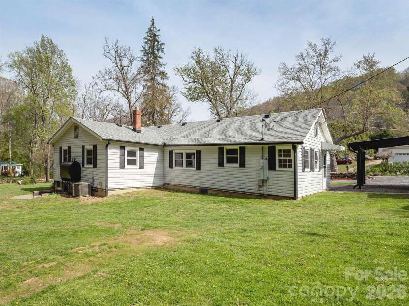 91 Rice Branch Road, Asheville, NC 28804.  MLS# CAR4366116, YatesRealty ID 11544. 