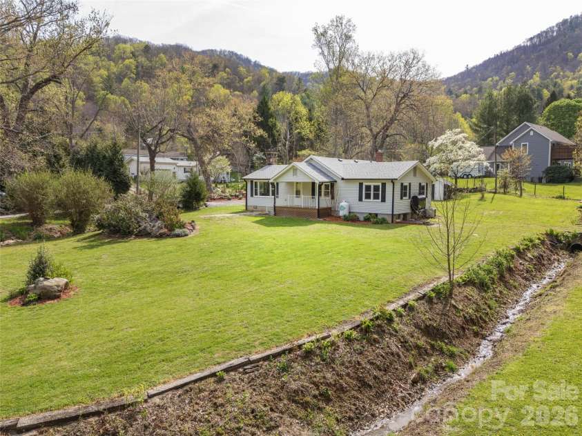 91 Rice Branch Road, Asheville, NC 28804.  MLS# CAR4366116, YatesRealty ID 11544. 