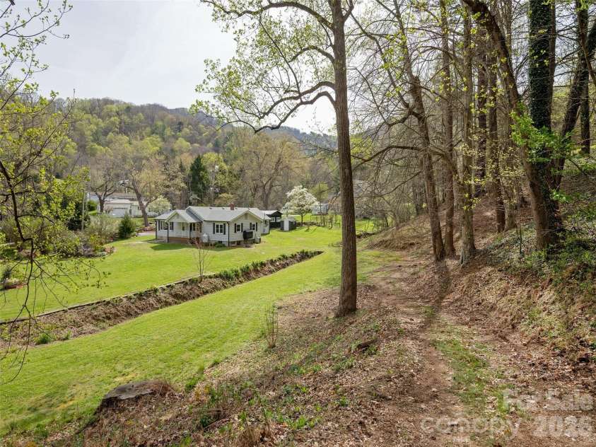 91 Rice Branch Road, Asheville, NC 28804.  MLS# CAR4366116, YatesRealty ID 11544. 