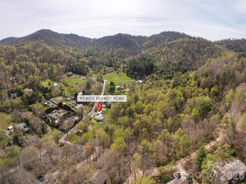 91 Rice Branch Road, Asheville, NC 28804.  MLS# CAR4366116, YatesRealty ID 11544. 