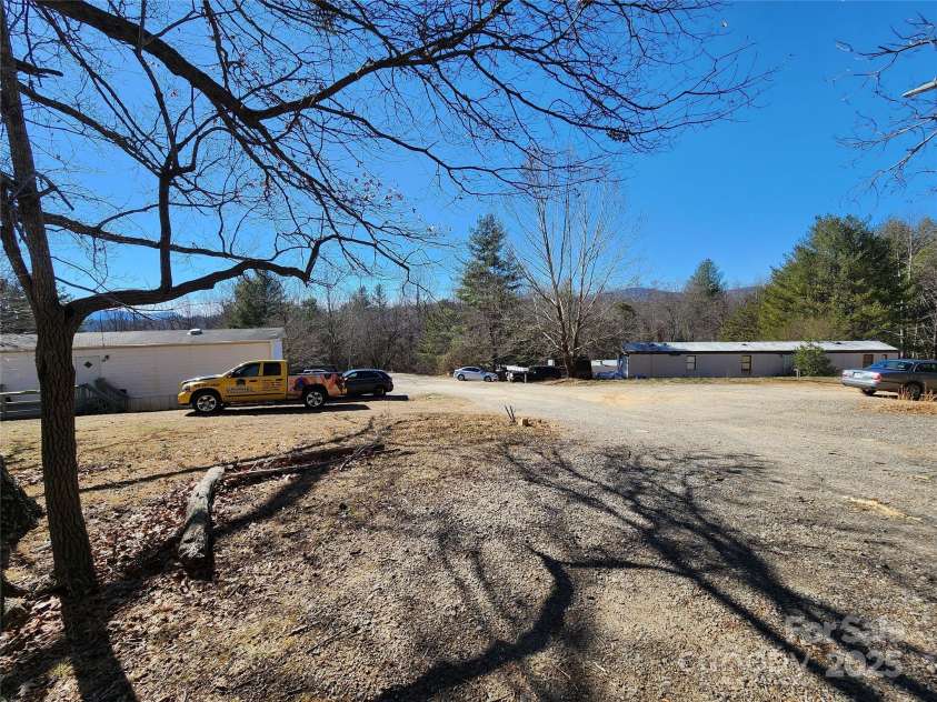 5 Becky Lane, Fairview, NC 28730.  MLS# CAR4247547, YatesRealty ID 11547. 