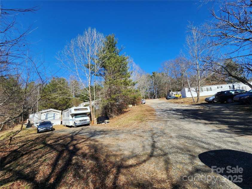5 Becky Lane, Fairview, NC 28730.  MLS# CAR4247547, YatesRealty ID 11547. 