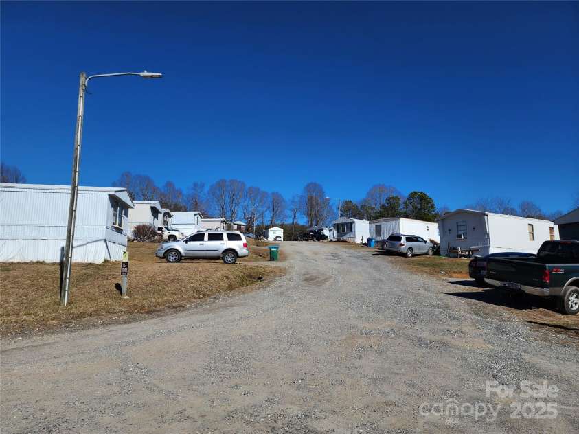 5 Becky Lane, Fairview, NC 28730.  MLS# CAR4247547, YatesRealty ID 11547. 