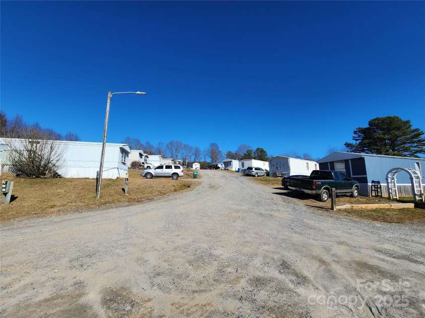 5 Becky Lane, Fairview, NC 28730.  MLS# CAR4247547, YatesRealty ID 11547. 
