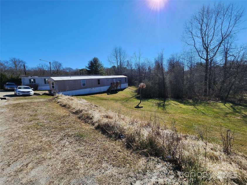 5 Becky Lane, Fairview, NC 28730.  MLS# CAR4247547, YatesRealty ID 11547. 