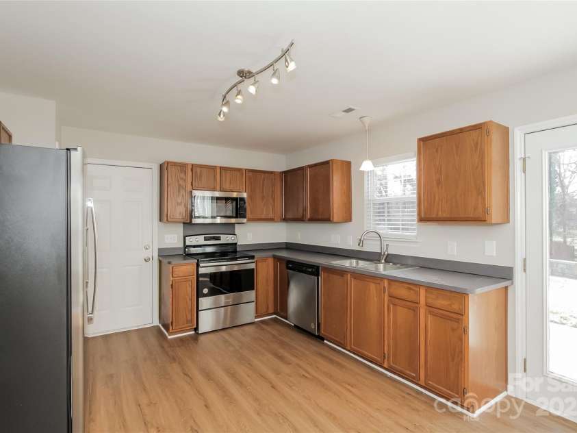 6111 Panache Drive, Matthews, NC 28104.  MLS# CAR4245914, YatesRealty ID 11547. 