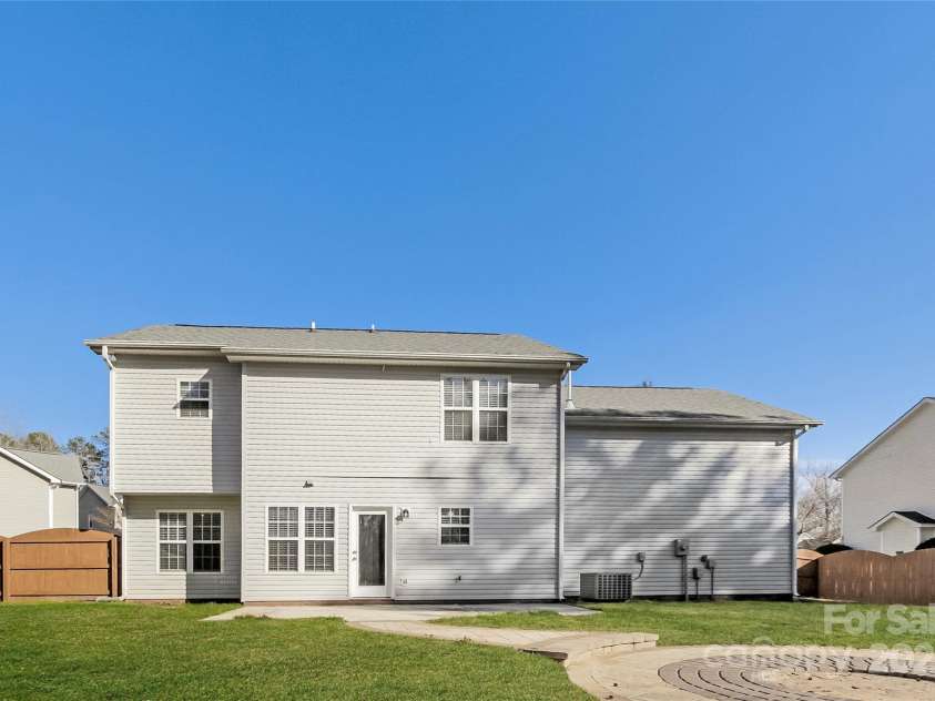 6111 Panache Drive, Matthews, NC 28104.  MLS# CAR4245914, YatesRealty ID 11547. 