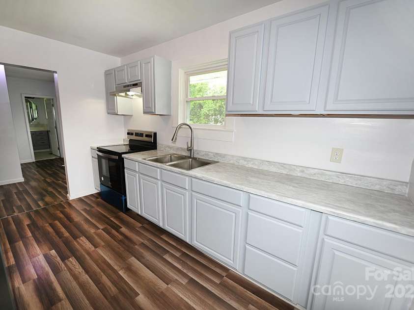 106 Virginia Street, Lenoir, NC 28645.  MLS# CAR4282225, YatesRealty ID 11548. 