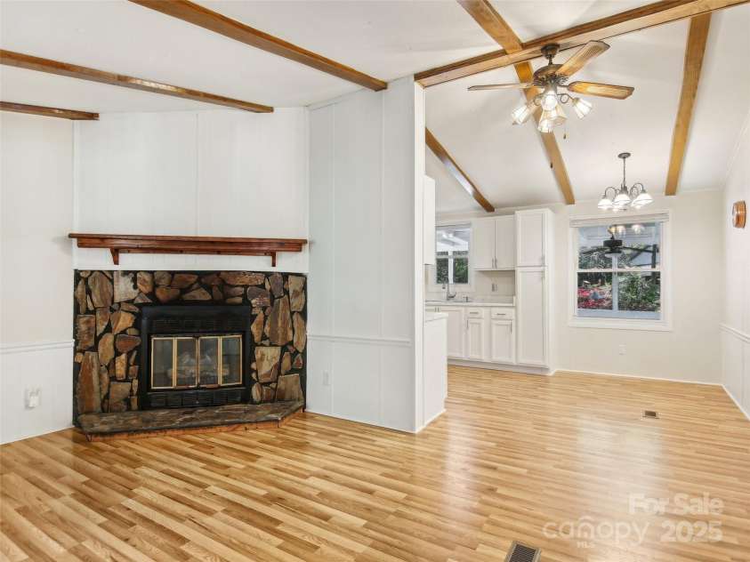 30 Griffin Lane, Candler, NC 28715.  MLS# CAR4253020, YatesRealty ID 11548. 