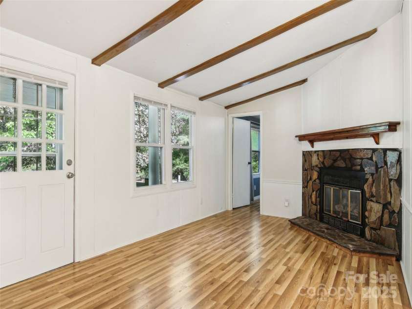 30 Griffin Lane, Candler, NC 28715.  MLS# CAR4253020, YatesRealty ID 11548. 
