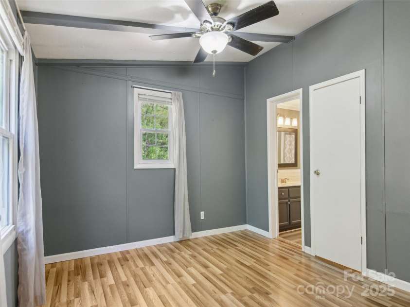 30 Griffin Lane, Candler, NC 28715.  MLS# CAR4253020, YatesRealty ID 11548. 