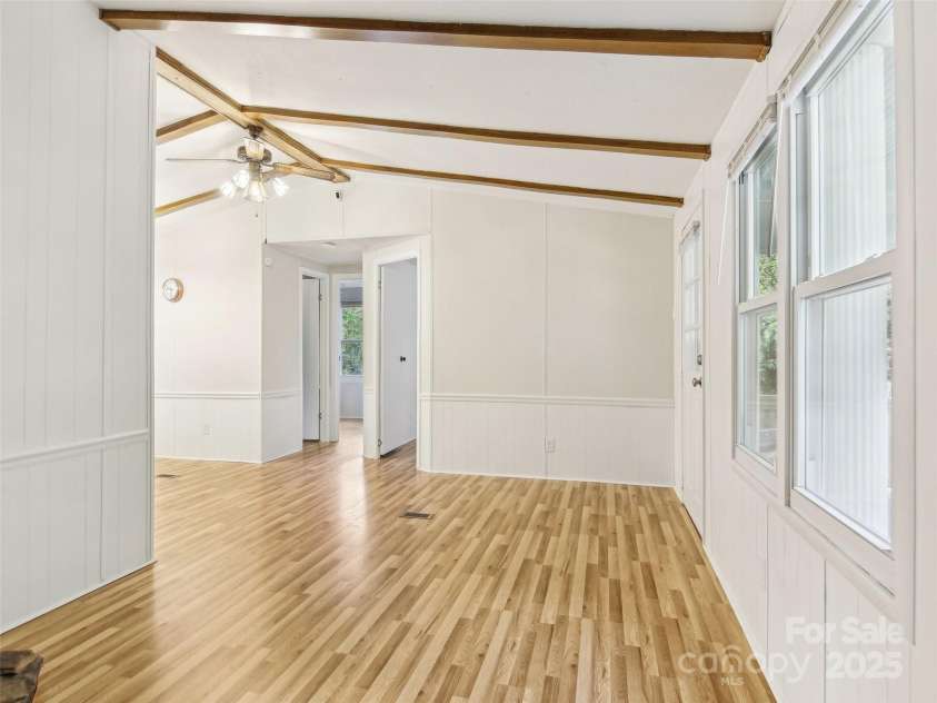 30 Griffin Lane, Candler, NC 28715.  MLS# CAR4253020, YatesRealty ID 11548. 