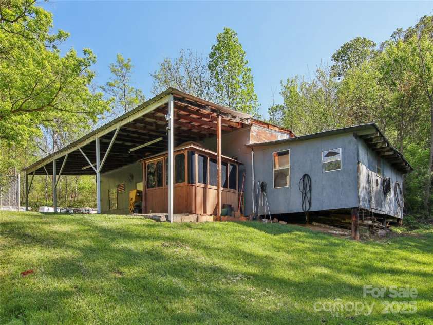 30 Griffin Lane, Candler, NC 28715.  MLS# CAR4253020, YatesRealty ID 11548. 
