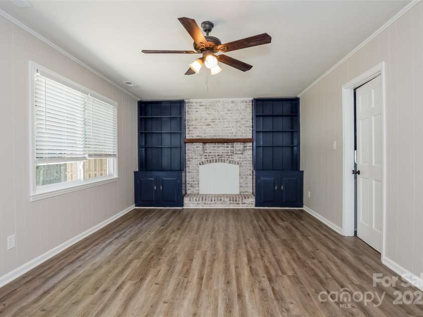 1637 Buckingham Avenue, Gastonia, NC 28054.  MLS# CAR4245917, YatesRealty ID 11549. 