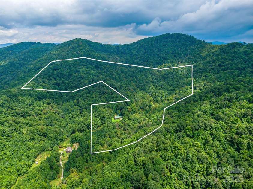 600 Charisma Drive, Marshall, NC 28753.  MLS# CAR4257073, YatesRealty ID 11550. 