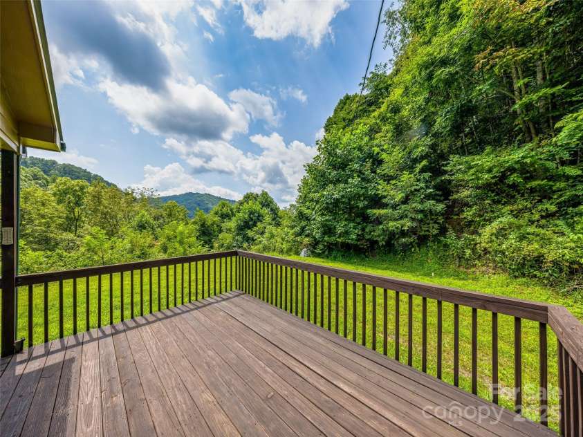 600 Charisma Drive, Marshall, NC 28753.  MLS# CAR4257073, YatesRealty ID 11550. 