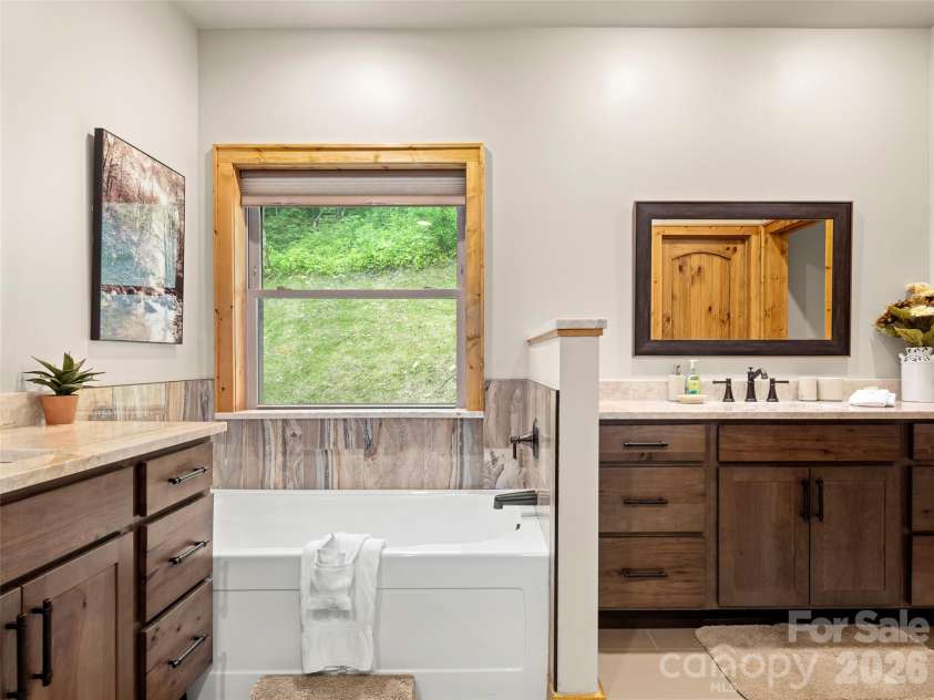 85 Iga Trail, Maggie Valley, NC 28751.  MLS# CAR4362781, YatesRealty ID 11552. 