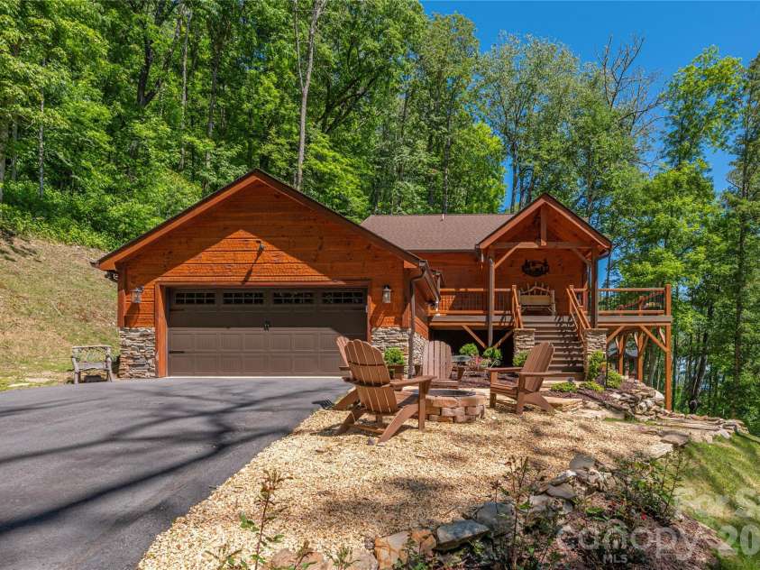 85 Iga Trail, Maggie Valley, NC 28751.  MLS# CAR4362781, YatesRealty ID 11552. 