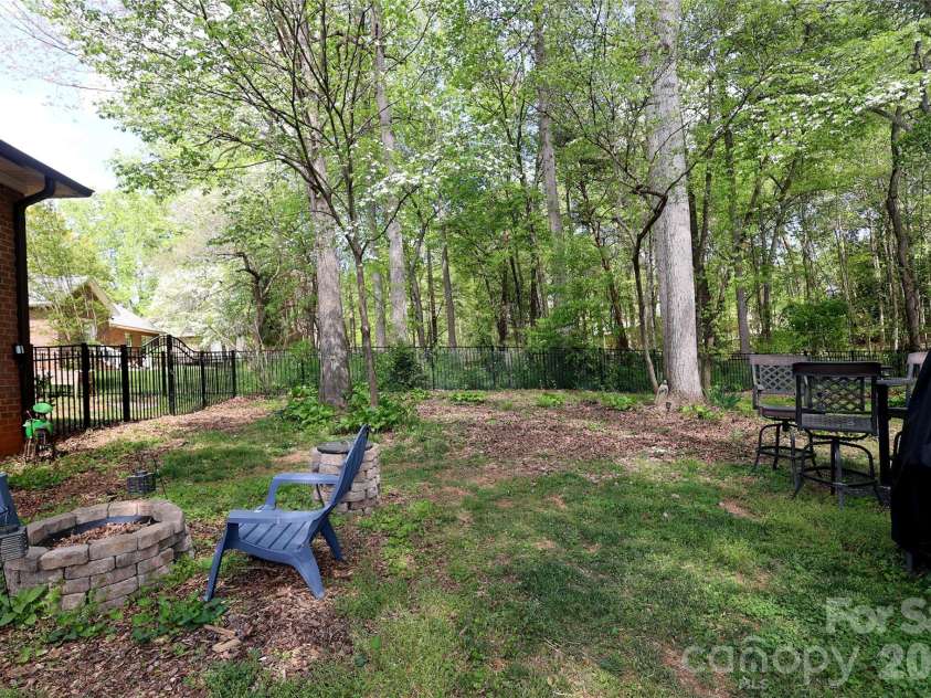 7982 King Arthurs Court, Denver, NC 28037.  MLS# CAR4361981, YatesRealty ID 11553. 