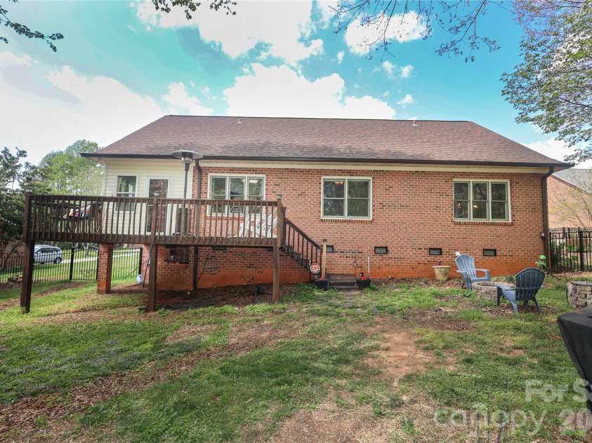 7982 King Arthurs Court, Denver, NC 28037.  MLS# CAR4361981, YatesRealty ID 11553. 