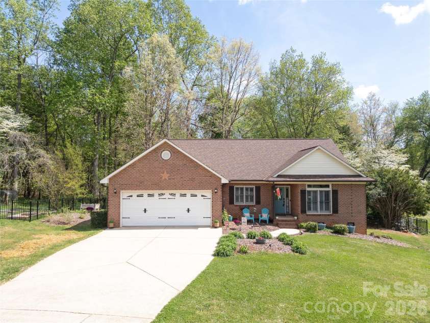 7982 King Arthurs Court, Denver, NC 28037.  MLS# CAR4361981, YatesRealty ID 11553. 