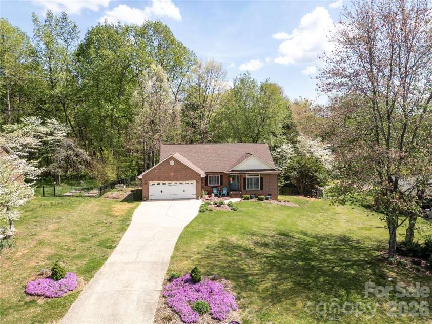 7982 King Arthurs Court, Denver, NC 28037.  MLS# CAR4361981, YatesRealty ID 11553. 