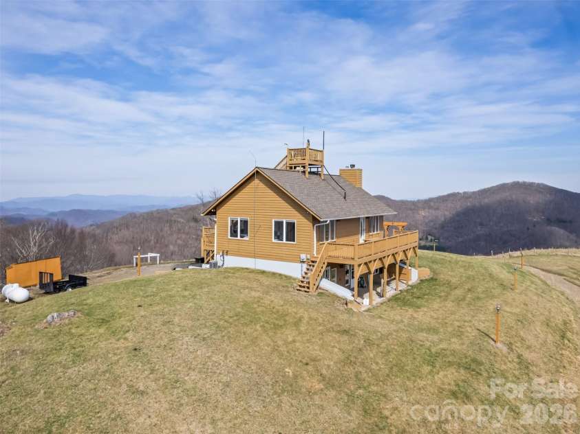 1007 Turkey Trot Road, Clyde, NC 28721.  MLS# CAR4362847, YatesRealty ID 11554. 