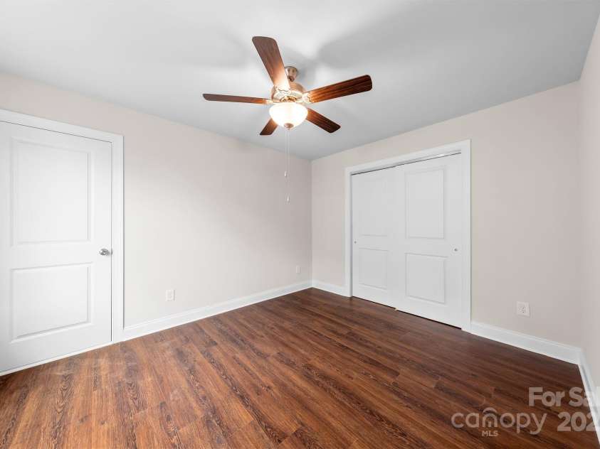 2432 Arty Avenue, Charlotte, NC 28208.  MLS# CAR4283582, YatesRealty ID 11554. 