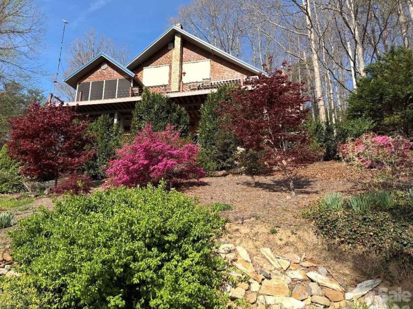 369 Deals Gap Road, Robbinsville, NC 28771.  MLS# CAR4362101, YatesRealty ID 11557. 