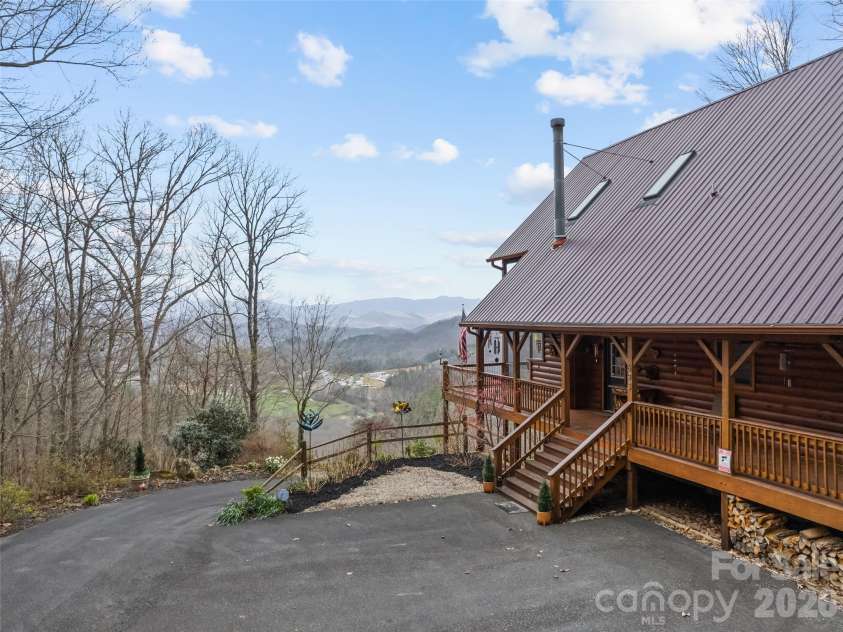 693 High Splendor Road, Robbinsville, NC 28771.  MLS# CAR4362499, YatesRealty ID 11558. 