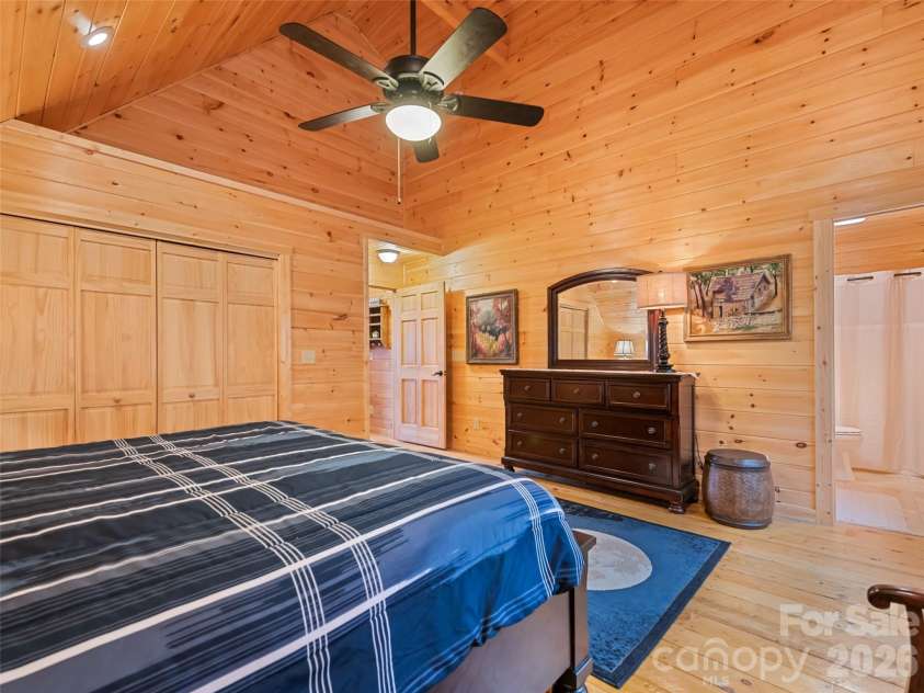 693 High Splendor Road, Robbinsville, NC 28771.  MLS# CAR4362499, YatesRealty ID 11558. Second Level Secondary Suite