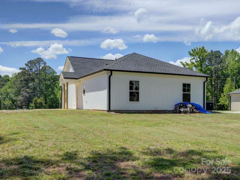 1454 King Road, York, SC 29745.  MLS# CAR4255500, YatesRealty ID 11559. 