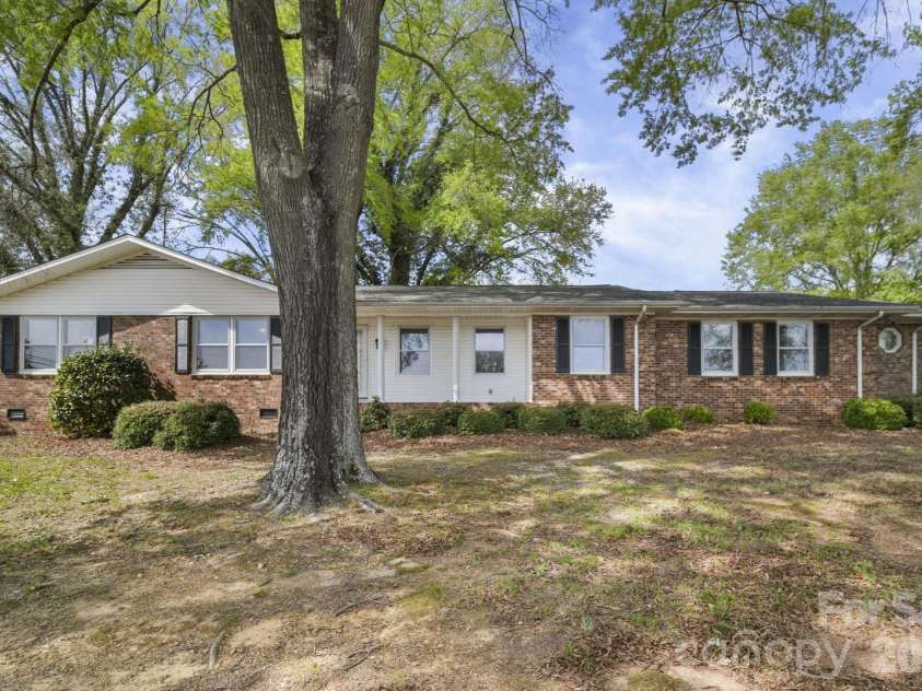 164 New York Avenue, Peachland, NC 28133.  MLS# CAR4363138, YatesRealty ID 11559. 