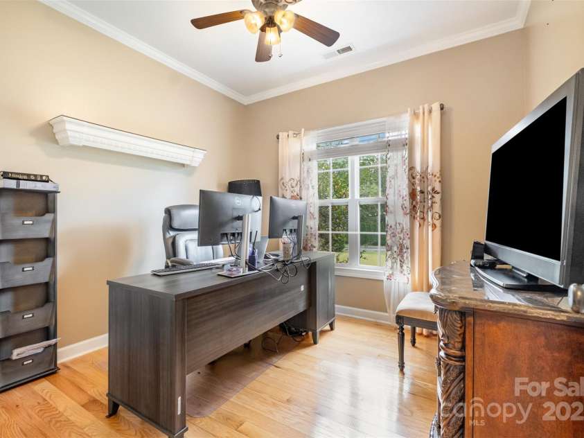 1000 Creekside Drive, Lincolnton, NC 28092.  MLS# CAR4307448, YatesRealty ID 1156. 