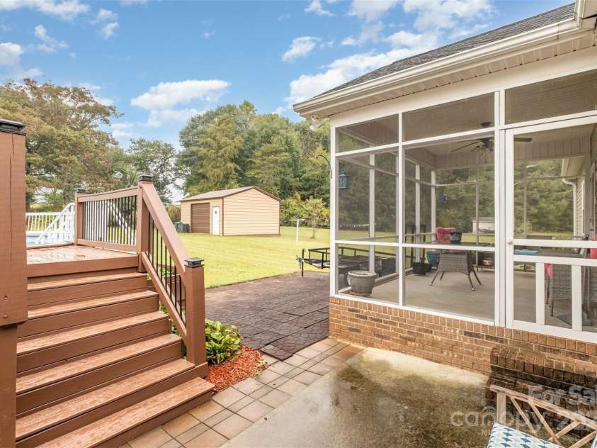 1000 Creekside Drive, Lincolnton, NC 28092.  MLS# CAR4307448, YatesRealty ID 1156. 