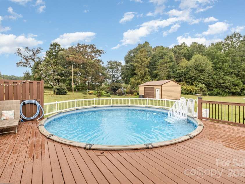 1000 Creekside Drive, Lincolnton, NC 28092.  MLS# CAR4307448, YatesRealty ID 1156. 