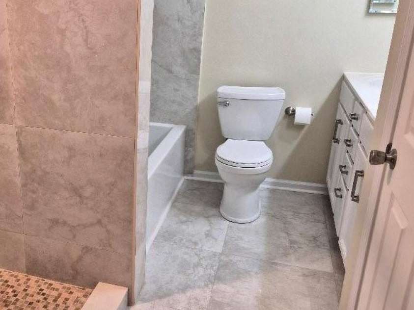 1352 Steed Street, Rock Hill, SC 29732.  MLS# CAR4315486, YatesRealty ID 1156. Owner's Suite Bath