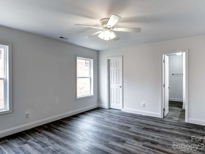 321 Quinn Hill Lane, Mars Hill, NC 28754.  MLS# CAR4106150, YatesRealty ID 1156. 