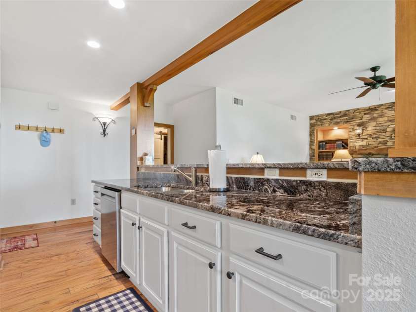 61 Creekside Way, Burnsville, NC 28714.  MLS# CAR4308739, YatesRealty ID 11560. 