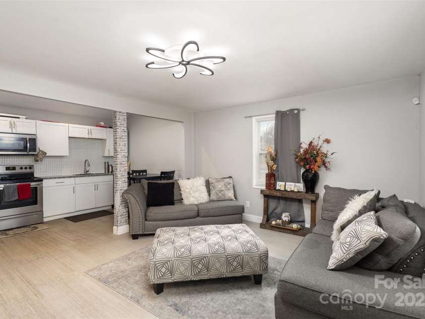 92 Saint Charles Avenue, Concord, NC 28025.  MLS# CAR4256524, YatesRealty ID 11561. 