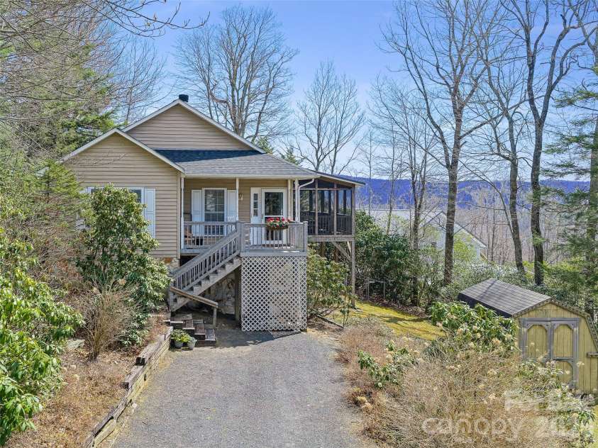 120 Wintergreen Patch Lane, Burnsville, NC 28714.  MLS# CAR4363368, YatesRealty ID 11562. 