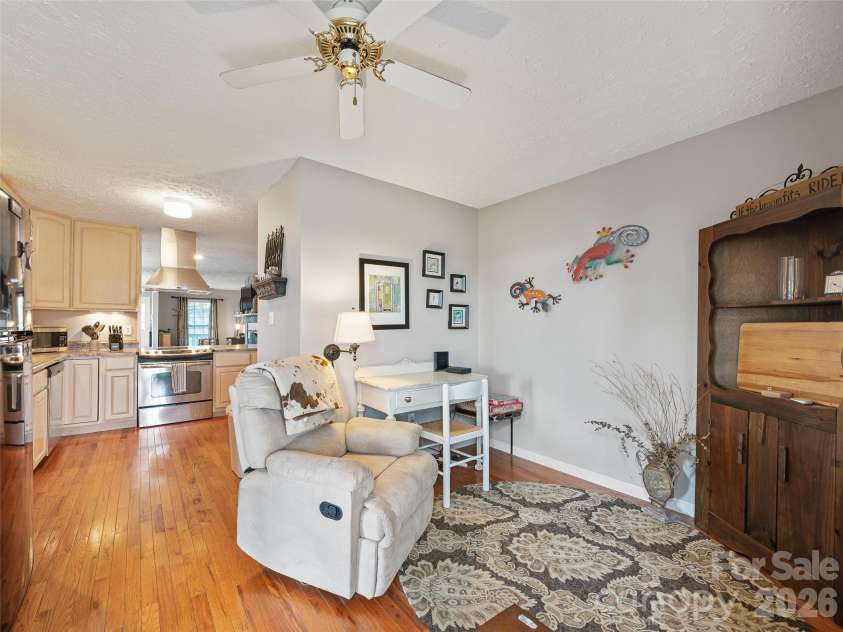 120 Wintergreen Patch Lane, Burnsville, NC 28714.  MLS# CAR4363368, YatesRealty ID 11562. 