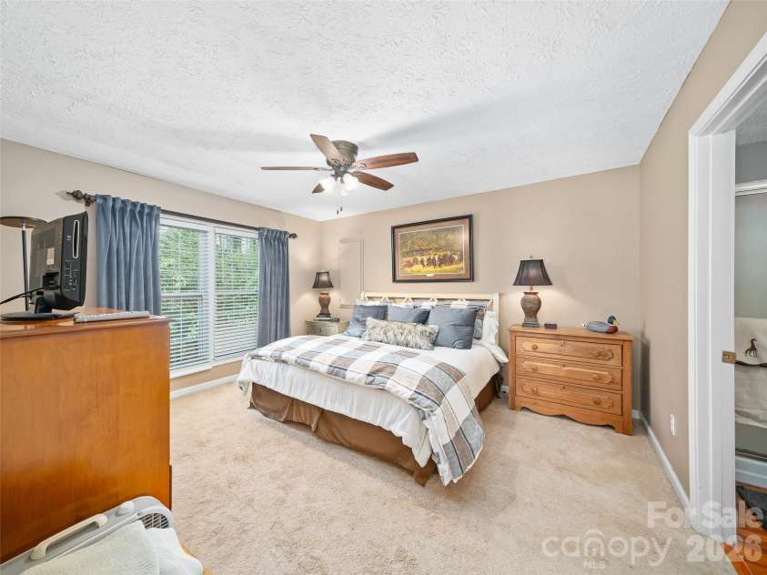 120 Wintergreen Patch Lane, Burnsville, NC 28714.  MLS# CAR4363368, YatesRealty ID 11562. 