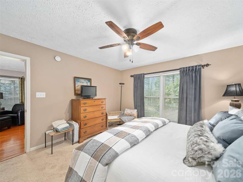 120 Wintergreen Patch Lane, Burnsville, NC 28714.  MLS# CAR4363368, YatesRealty ID 11562. 