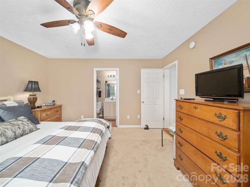 120 Wintergreen Patch Lane, Burnsville, NC 28714.  MLS# CAR4363368, YatesRealty ID 11562. 