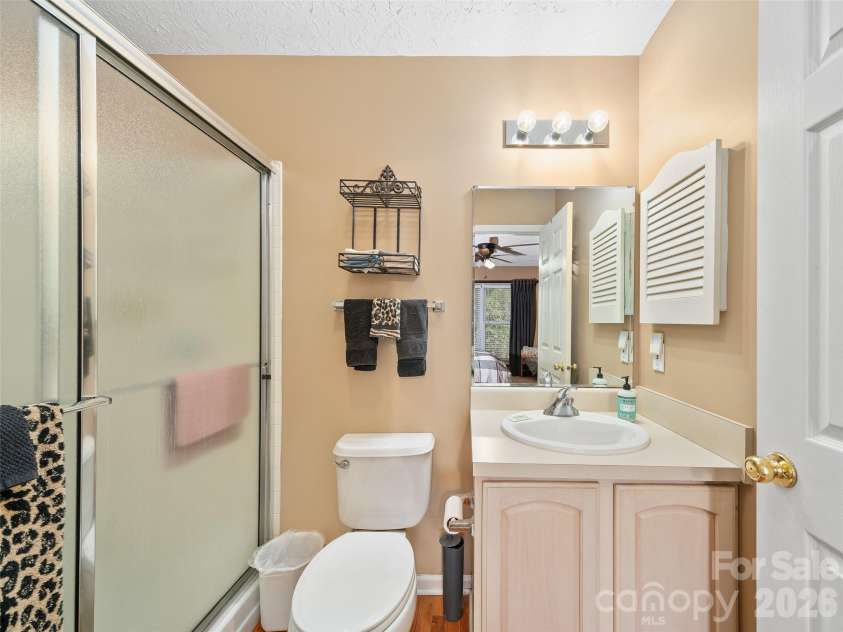120 Wintergreen Patch Lane, Burnsville, NC 28714.  MLS# CAR4363368, YatesRealty ID 11562. 